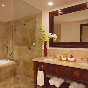 Klubowy apartament typu junior z widokiem na ocean